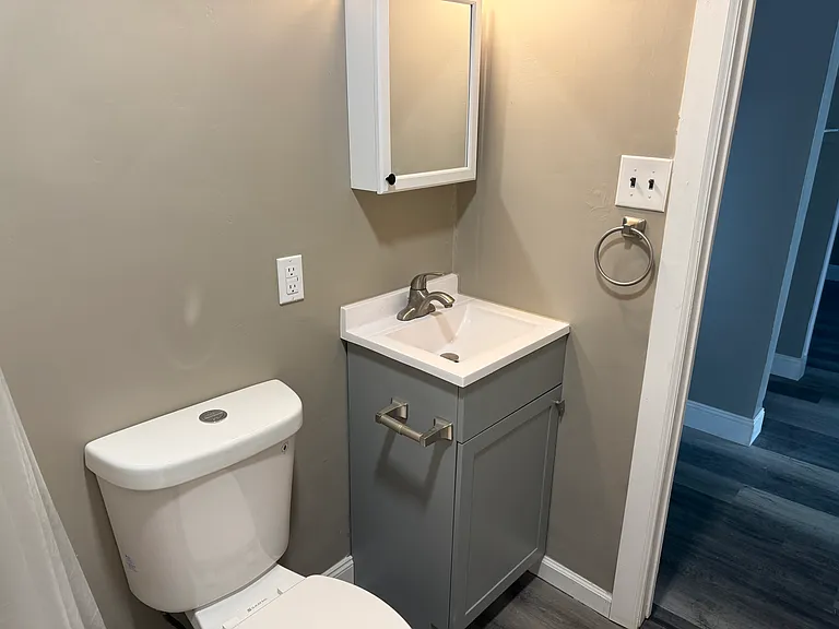 611-613 Lancaster Ave #613-C — Photo 2