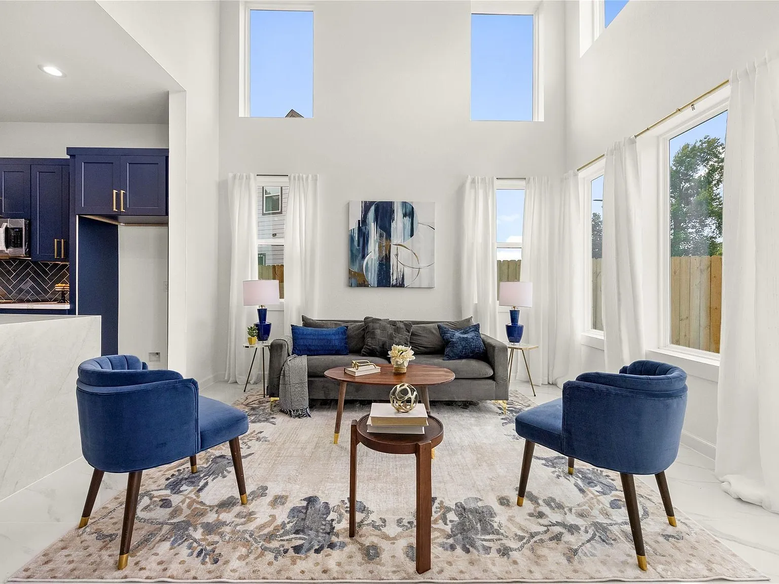 3 bed, 2.0 bath, 1336 sqft, $2,400 — Photo 3