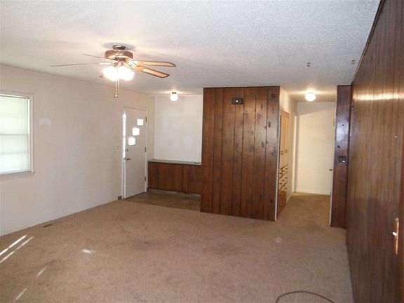 5th image of 2900 E Trail St