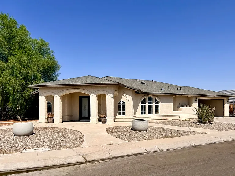 2013 E Mendez St — Photo 1