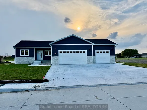 1134 Sun Valley Dr, Grand Island, NE 68801