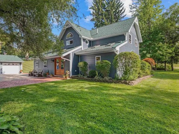 6514 N Water Rd, Hope, MI 48628