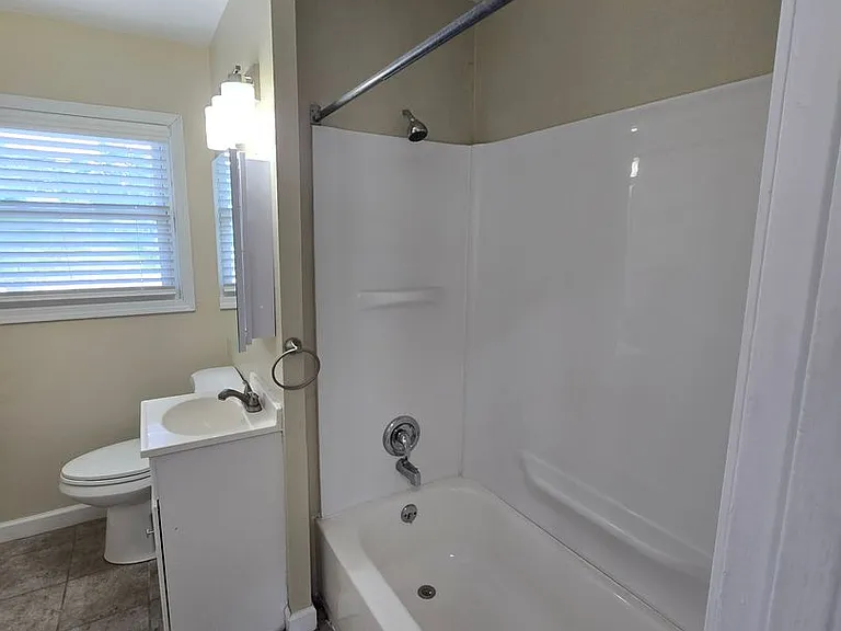 9809 Old Six Mile Ln — Photo 35