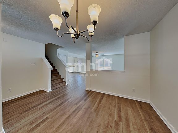 5th image of 10275 Holly Berry Cir