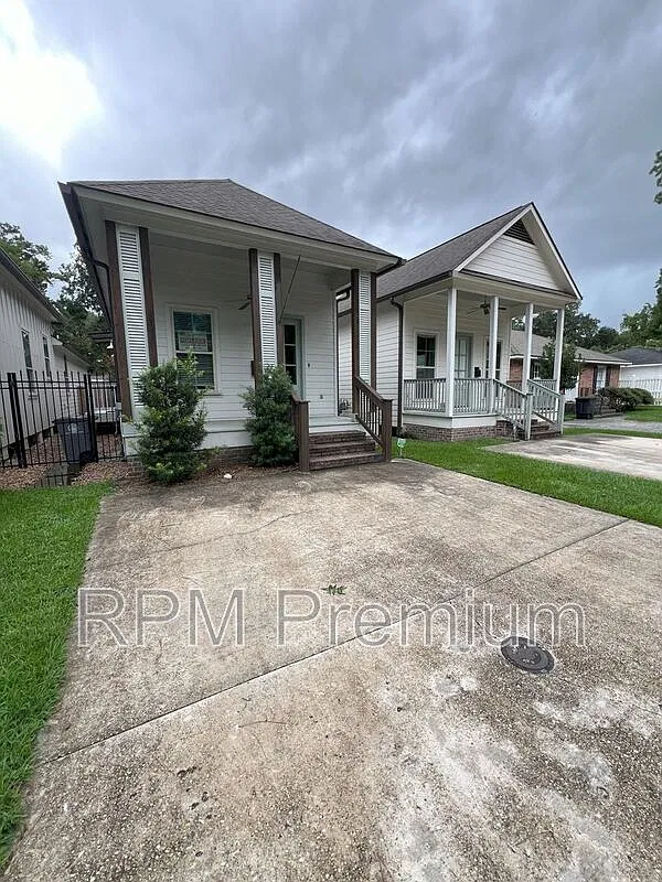 2 bed, 2.0 bath, 1258 sqft, $2,350 — Photo 1