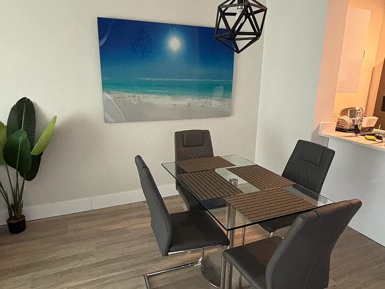 630 Sapodilla Ave #520 — Photo 5