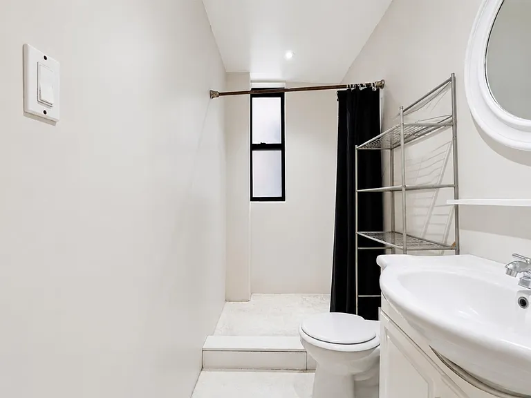 205 W 103rd St #3E — Photo 8