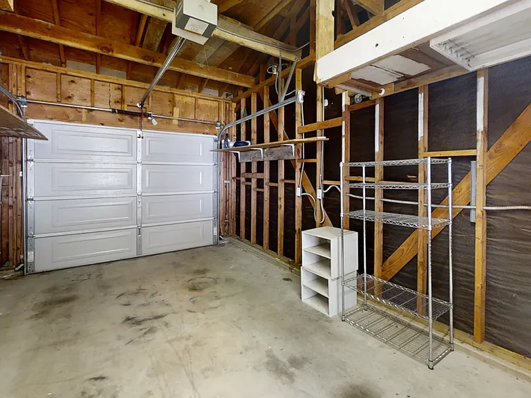 325 N Harwood St — Photo 12