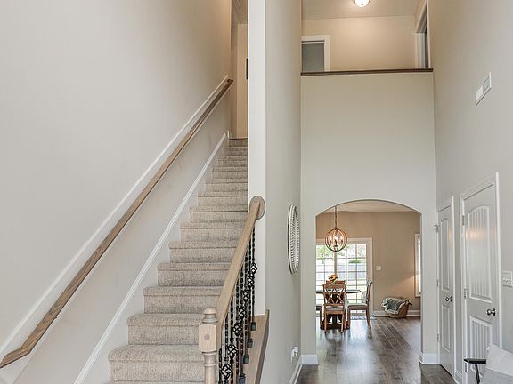 4th image of 203 Wood House Drive