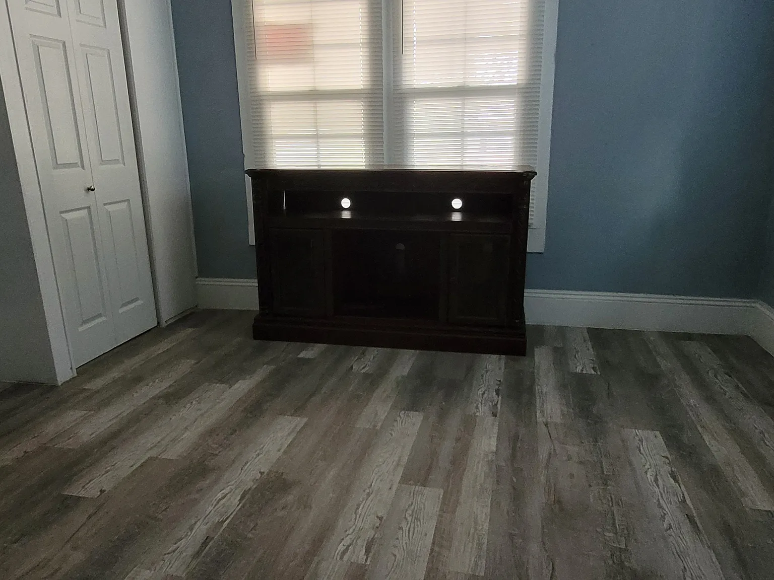 2 bed, 855 sqft, $1,300 — Photo 2