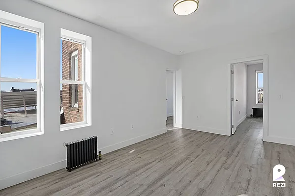 Rented by REZI | media 15
