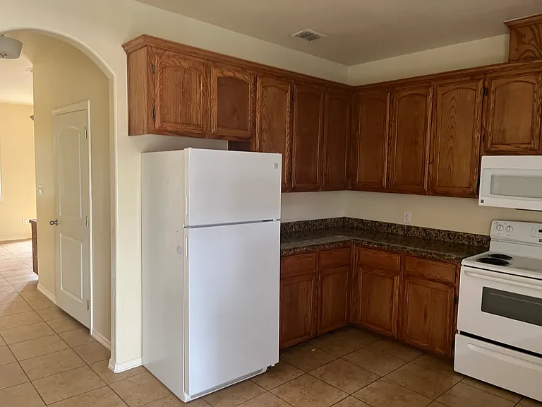 R & N PROPERTIES LLC — Photo 32