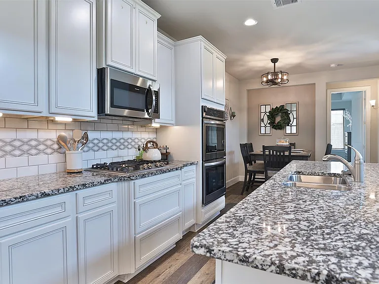 2810 Bluesage Bluff Dr — Photo 18