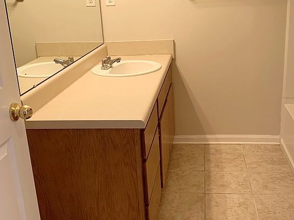 5th image of 5 Private Road 3057