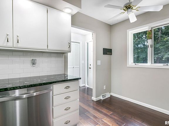 3rd image of 915 23rd Ave