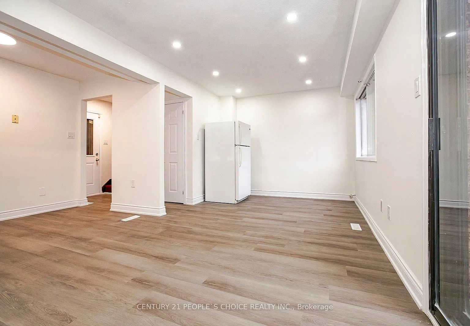 4 bed, $2,950 — Photo 2