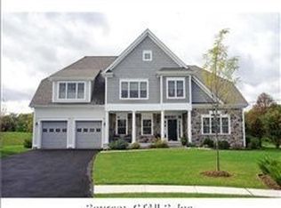 25 Colonial Dr N, Bloomfield, CT 06002