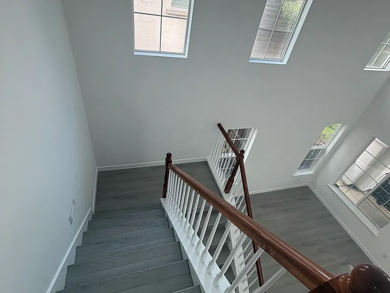 109 Cropton Ct — Photo 30