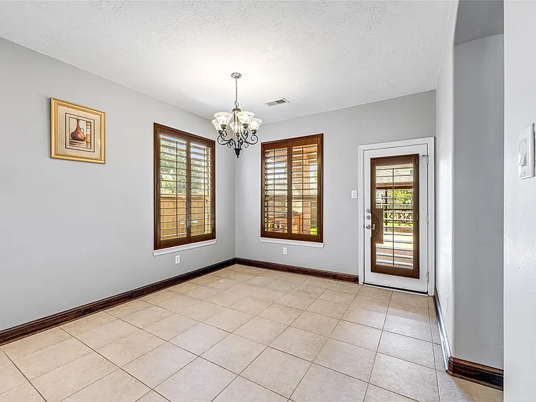 8127 Edenwood Dr — Photo 21