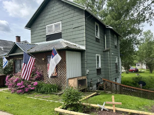 745 W Spring St, Titusville, PA 16354