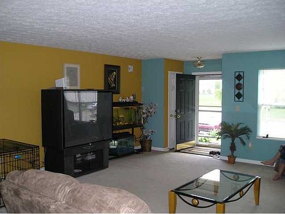 3rd image of 693 Crystal Farms Dr