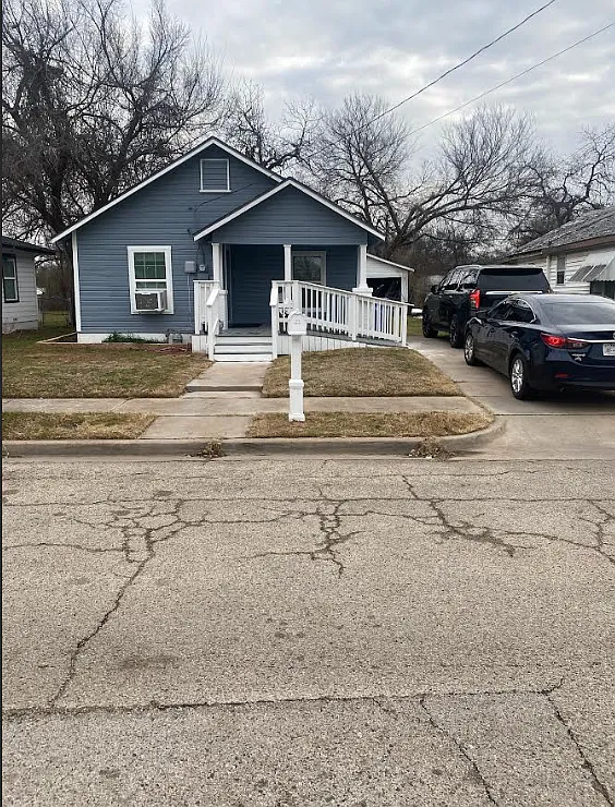 3 bed, 1058 sqft, $2,850 — Photo 2