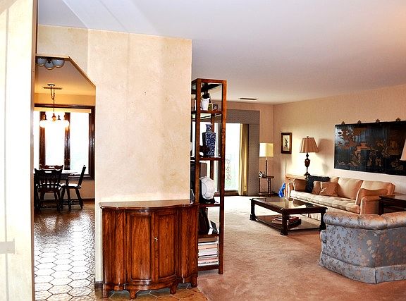 5th image of 5501 Lincoln Ave Unit 506