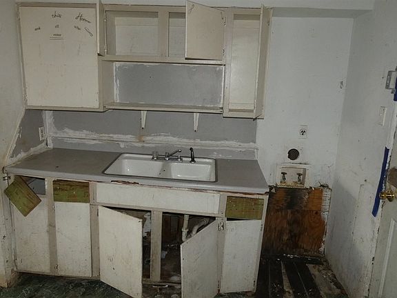 4th image of 2317 & 2319 NW Bell Ave