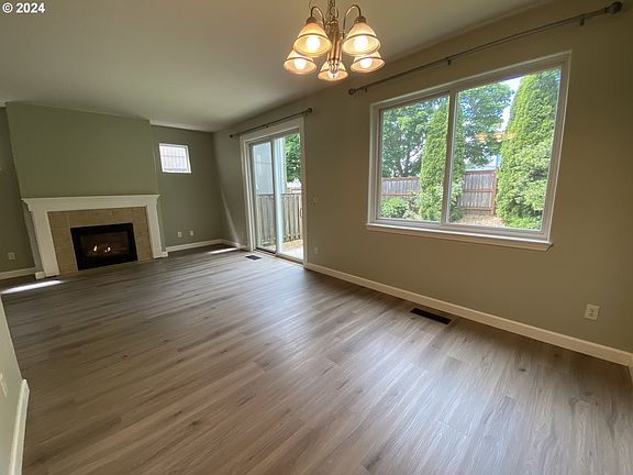 4th image of 4312 NE 55th Pl