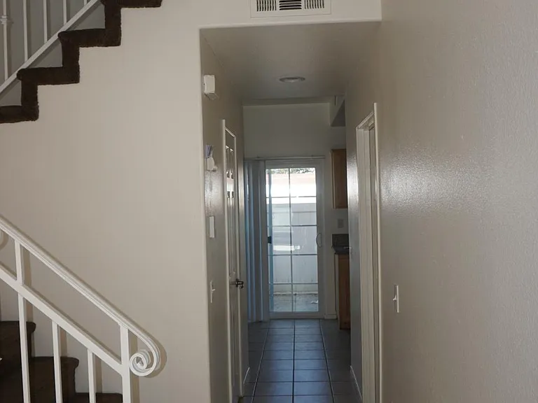 1525 N Palm Ave #11 — Photo 3
