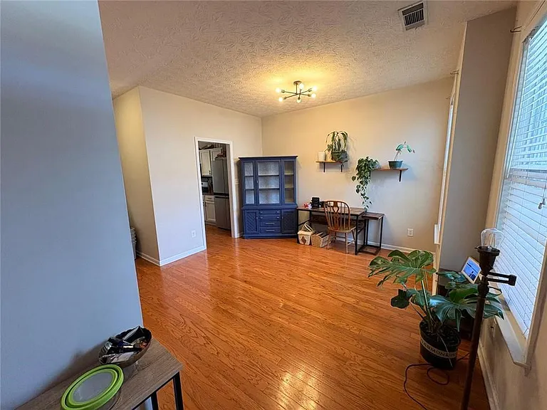 3082 Kentmere Dr — Photo 7