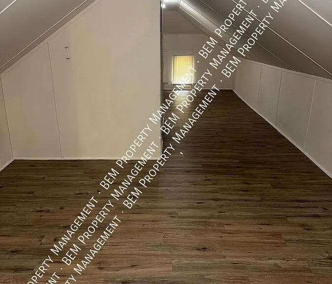 4910 Michigan Ave — Photo 8