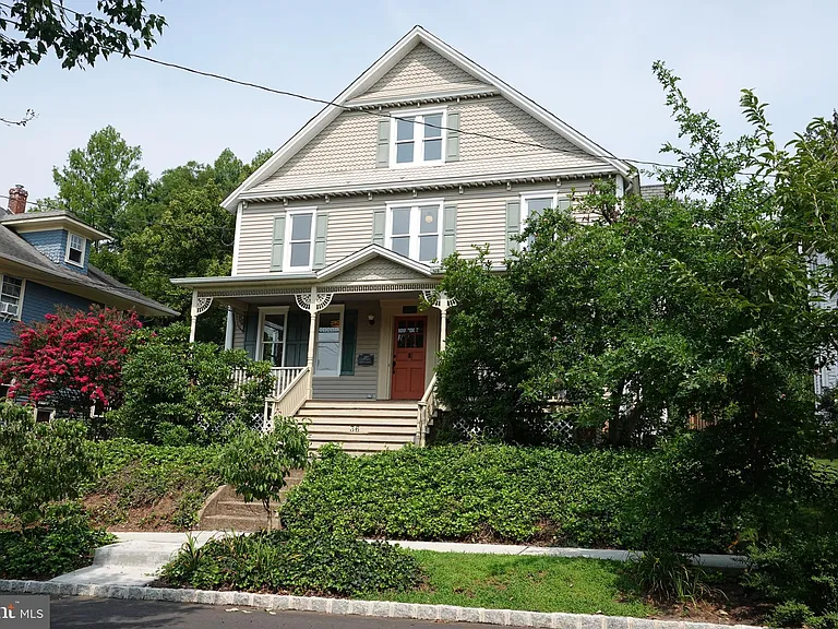36 Hart Ave — Photo 1