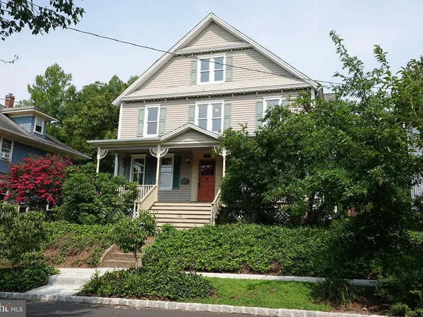 36 Hart Ave, Hopewell, NJ 08525