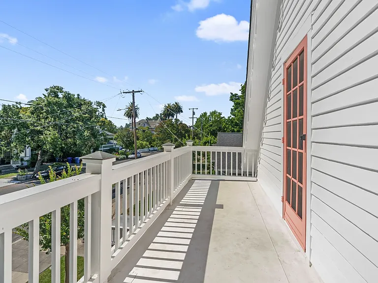 547 Randolph Street — Photo 16