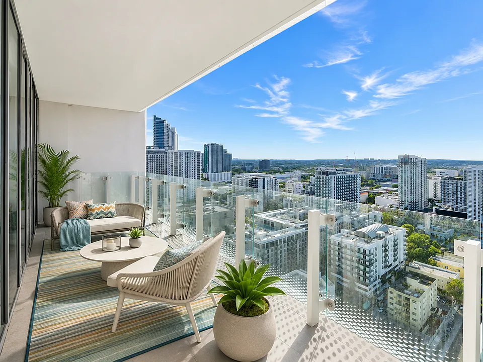 700 NE 26th Ter #2305