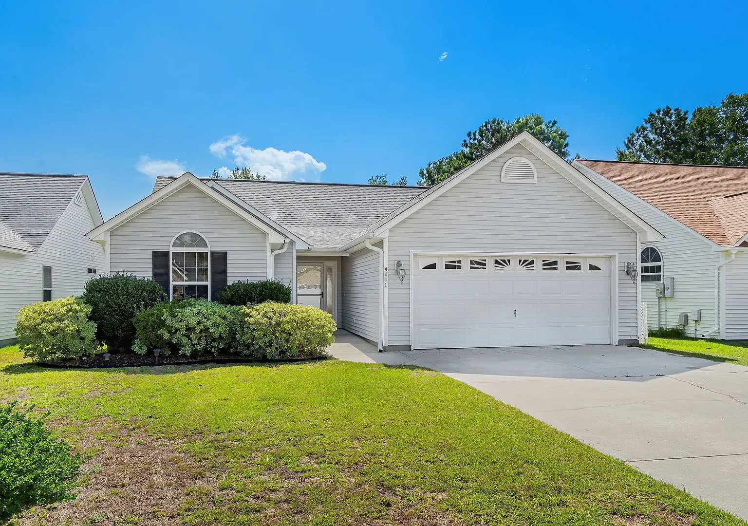 AvaIlable soon! Pet Friendly, Three-Bedroom Home In Southgate! Community Pool! — Photo 1