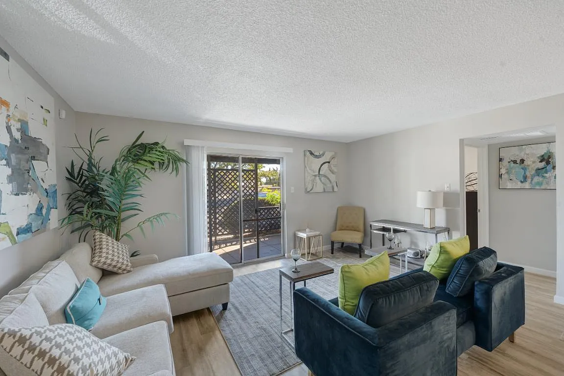 Arlo Apartments — Photo 2
