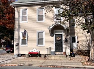 27 W Orange St, Lititz, PA 17543