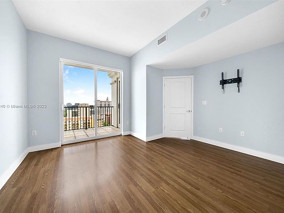 4th image of 10 Aragon Ave Suite 1601
