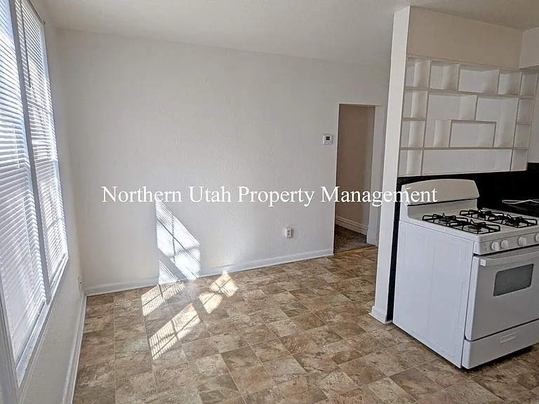 2870 Monroe Blvd #2 — Photo 4