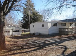 106 Lincoln Ave, Holton, KS 66436