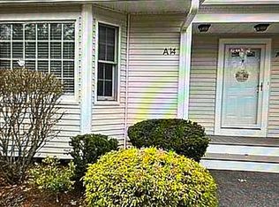 547 Washington St APT A14, Pembroke, MA 02359