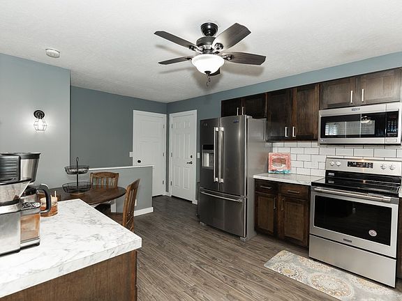 5th image of 720 Willow Dr