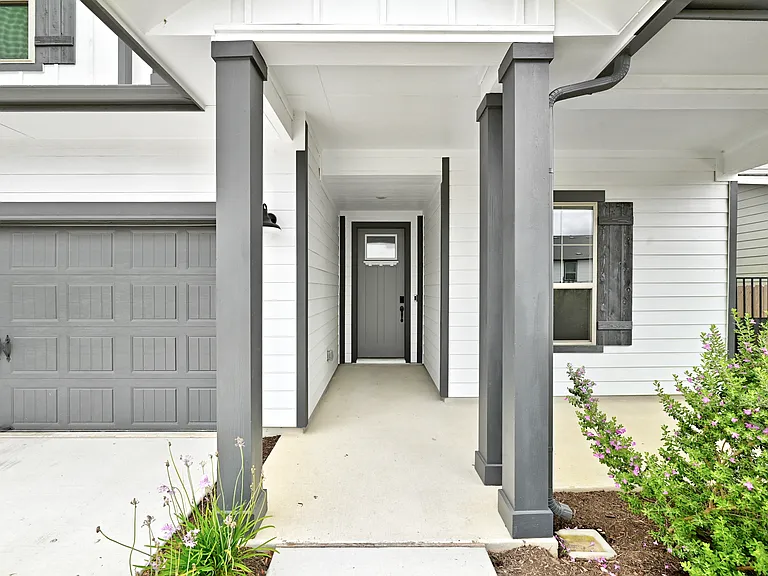 8709 Lullwater Trl — Photo 2