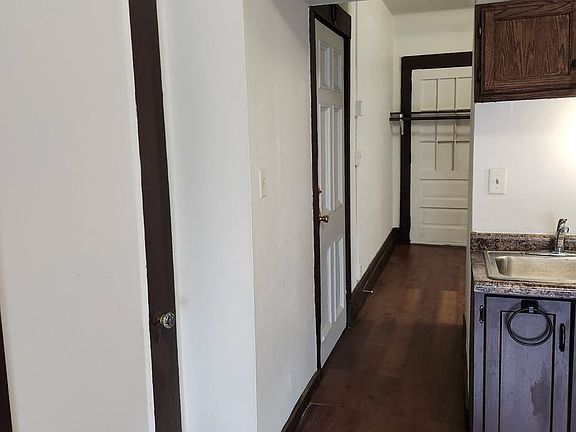 4th image of 2460 W Kilbourn Ave #4