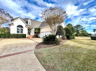 719 Arboretum Dr, Wilmington, NC 28405