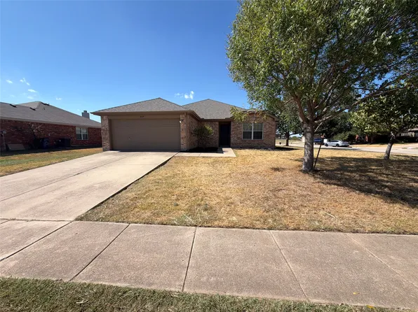 809 Canyon Cove Dr, Burleson, TX 76028