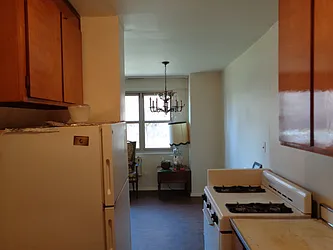 Sold by Thomas Lipovetsky, LREB