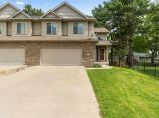 1120 Winchester Ln, North Liberty, IA 52317
